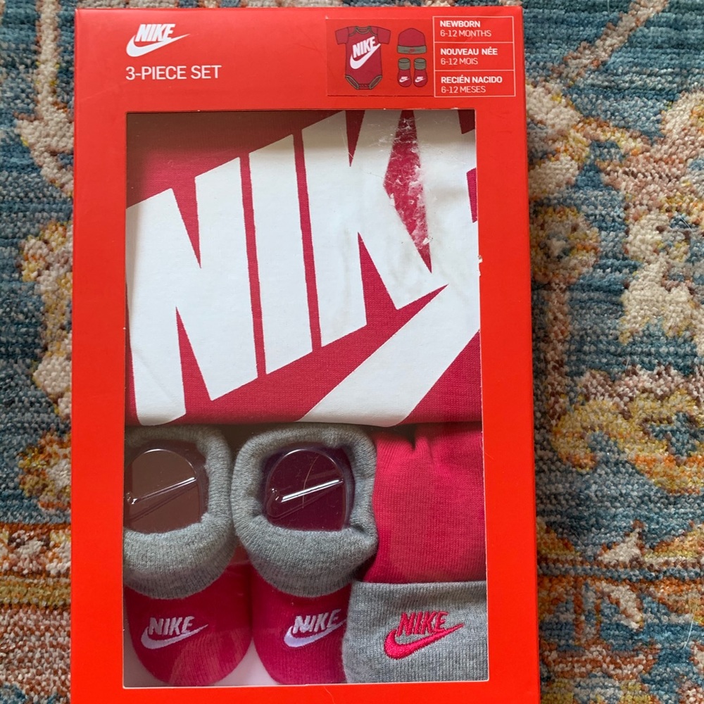 3 piece newborn Nike set